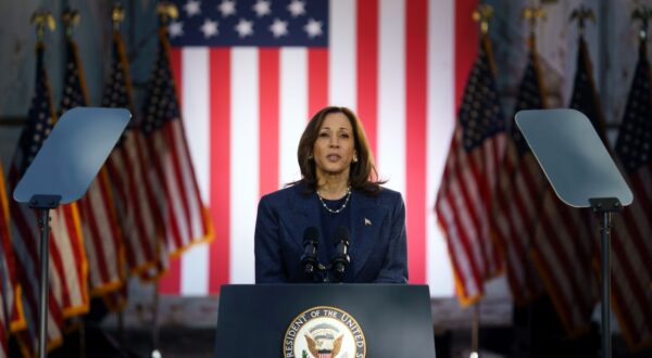 epa11663304 US Vice President and current Democratic presidential candidate Kamala Harris attends a rally in Bucks County, Pennsylvania, USA, 16 October 2024. Harris is in a tight race for the US presidency against Republican nominee and former President Donald Trump.  EPA/WILL OLIVER
