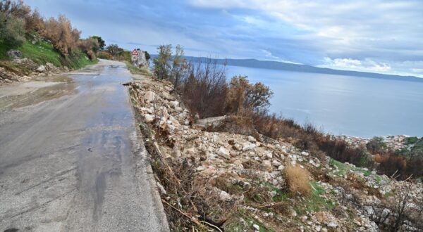 06102024. Podgora - Tijekom jutra u Podgori traje sanacija šteta nastalih od strane velike kiše i bujica koje su jucer  pogodile Podgoru. Photo: Matko Begovic/PIXSELL