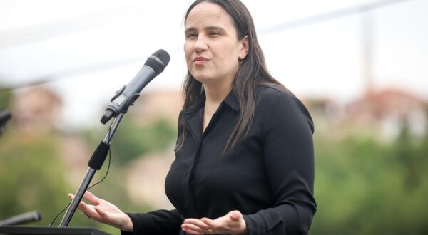 09.05.2024., Sarajevo, Bosna i Hercegovina - Povodom Dana pobjede nad fasizmom svecano je otvoren postav Muzeja "Valter brani Sarajevo" na Bistrickoj stanici. Gradonacelnica Sarajeva Benjamina Karic Photo: Armin Durgut/PIXSELL
