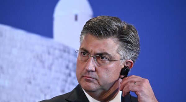 09.10.2024., Dubrovnik, Predsjednik Vlade Republike Hrvatske Andrej Plenkovic i predsjednik Ukrajine Volodimir Zelenski domacini su 3. sastanka na vrhu Ukrajina – Jugoistocna Europa, koji se odrzava u Dubrovniku. Konferencija za medije predsjednika Vlade Andreja Plenkovica i predsjednika Ukrajine Volodimira Zelenskog. Photo: Marko Lukunic/PIXSELL