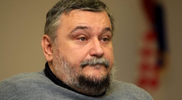 21.11.2011. Djure Dezelica, Zagreb - U leksikografskom zavodu "Miroslav Krleza" odrzan je okrugli stol na temu "Gdje je socijalna demokracija danas i sto nam u tom smislu nude izbori". Sudionici okruglog stola su bili: Branko Caratan, Davor Gjenero, Nenad Zakosek, Vilim Ribic, Ljubo Jurcic, Dragutin Lesar i Mato Lalic.r"nPhoto: Boris Scitar/PIXSELL