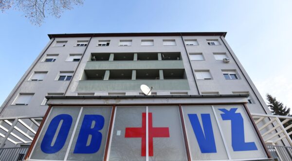 19.01.2021., Varazdin- Varazdinski zupan Radimir Cacic  i osam zupanijskih vijecnika starijih od 65 godina cijepili se protiv Covida19.rPhoto: Vjeran Zganec Rogulja/PIXSELL