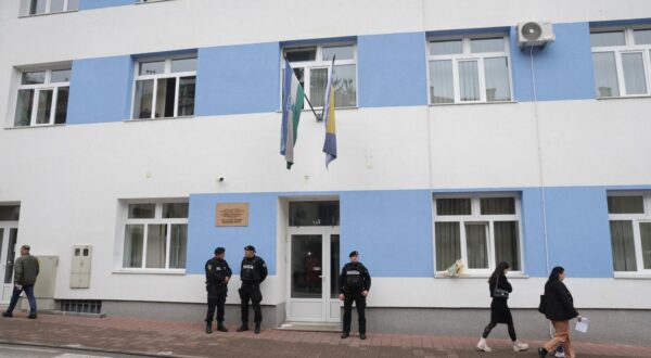 25.10.2024., Bosanska Krupa, Bosna i Hercegovina - Policijska postaja Krupa gdje e maloljetnik jednog poilicajca ubio, a drugog ranio. Photo: Dejan Rakita/PIXSELL