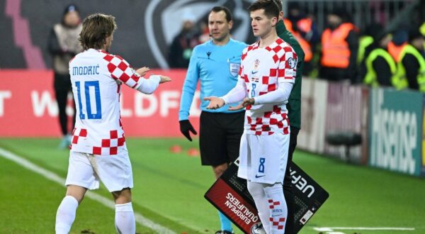 RECORD DATE NOT STATED  Riga, Latvija , 181123. Stadion Sconto. Riga, Latvia, 181123. Sconto Stadium. Football match of the 7th round of qualifying group D for Euro 2024, Latvia - Croatia. In the photo: Luka Modric i Martin Baturina. Photo: / CROPIX Split CROATIA Copyright: xxAntexCizmicx 0365803476st,Image: 823022156, License: Rights-managed, Restrictions: , Model Release: no, Credit line: Ante Cizmic / imago sportfotodienst / Profimedia