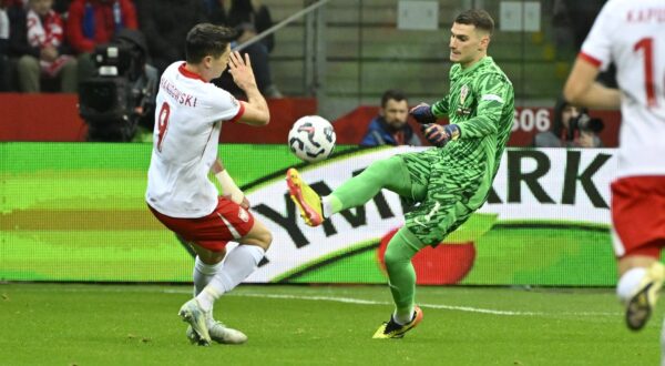 Warsaw, Poland, 151024. National Stadium. Soccer match UEFA Nations League, Group A, 4th round, Poland - Croatia. in the photo: Dominik Livakovic. Photo: / CROPIX Zagreb Croatia Copyright: xxDamirxKrajacx poljska_hrvatska84-151024,Image: 921556386, License: Rights-managed, Restrictions: , Model Release: no, Credit line: Damir Krajac / imago sportfotodienst / Profimedia