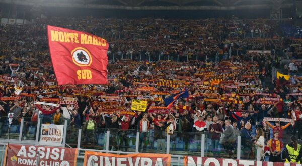 AS Roma supporter during the UEFA Europa League 2024-2025 football match between AS Roma and FC Dynamo Kyiv at the Olympic Stadium in Rome on October 24, 2024. Copyright: xFabrizioxCorradetti/IPAxSportx/x/xx IPA_50942063 IPA_Agency_IPA50942063,Image: 926230962, License: Rights-managed, Restrictions: PUBLICATIONxNOTxINxITA, Model Release: no, Credit line: Fabrizio Corradetti/IPA Sport / / imago sportfotodienst / Profimedia