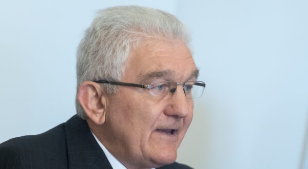 Zagreb, 21.11.2024. - Blok umirovljenici zajedno (BUZ) najavili su na konferenciji za medije akcije kojima, kako kažu, žele inicirati žurne promjene u društvu "Odmah i sada"! 
Na fotografiji Milivoj Špika.
foto HINA/ Edvard ŠUŠAK/ es
