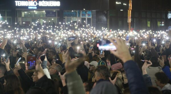 05, November, 2024, Novi Sad - The citizens' protest in Novi Sad started at the scene of the tragedy at the Railway Station, and then the gathered people moved to the City Hall.Photo: F.S./ATAImages

05, novembar, 2024, Novi Sad - Gradjanski protest u Novom Sadu je poceo na mestu tragedije na Zeleznickoj stanici, a potom su okupljeni krenuli na Gradskoj kuci. Photo: F.S./ATAImages Photo: F.S./ATAImages/PIXSELL