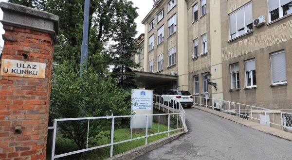 11.06.2024., Zagreb - Odrzana konferencija za medije ravnatelja Davor Vagic i specijalist ortopedije i traumatologije Dinko Vidovic ispred Klinike za traumatologiju KBC-a Sestre milosrdnice. Photo: Marko Prpic/PIXSELL