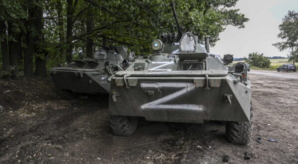 This photograph taken on September 10, 2022 shows Russian military vehicles in Balakliya, Kharkiv region, amid the Russian invasion of Ukraine. Moscow's announcement alongside Kyiv's claim to have entered the town of Kupiansk are the most significant shifts in battlefield dynamics after months of fighting in eastern Ukraine that has been dominated by Moscow.,Image: 721446754, License: Rights-managed, Restrictions: , Model Release: no, Credit line: Juan BARRETO / AFP / Profimedia