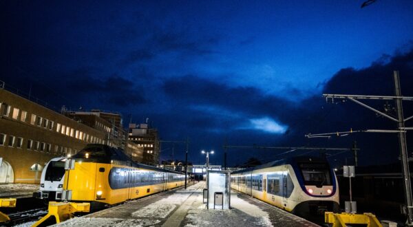 GRONINGEN - Groningen station during a strike by ProRail employees. The strike at traffic control stations temporarily shut down the route between Zwolle, Groningen and Arnhem. The reason for the action is the stagnation of collective bargaining talks ANP SIESE VEENSTRA netherlands out - belgium out,Image: 937427722, License: Rights-managed, Restrictions: *** World Rights Except Belgium, France, Germany, The Netherlands, and The UK *** BELOUT DEUOUT FRAOUT GBROUT NDLOUT, Model Release: no, Credit line: ANP / ddp USA / Profimedia