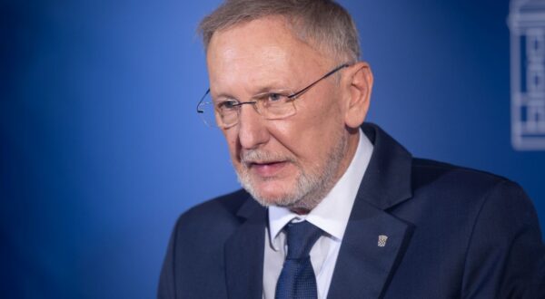 Zagreb, 03.12.2024. - Ministar Davor Božinović komentirao je slučaj pronađene zakopane dvoje djece na varaždinskom području.
Na fotografiji Davor Božinović.
foto HINA/ Edvard ŠUŠAK/ es