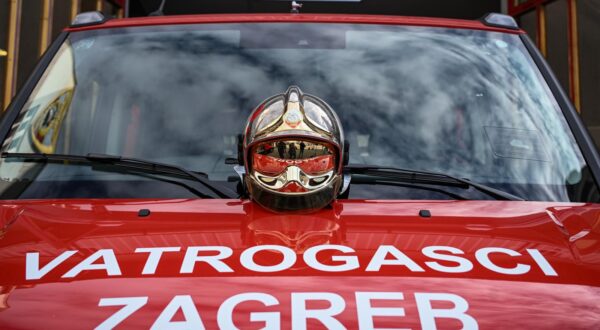 17.12.2024., Zagreb - Javna vatrogasna postrojba grada Zagreba dobila pet novih vozila. Na predstavljanju je bio i gradonacelnik Tomislav Tomasevic sa suradnicima Photo: Josip Regovic/PIXSELL