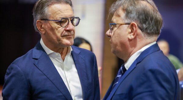 19.09.2024, Sarajevo, Bosna i Hercegovina - Premijera filma o Vahidu Halilhodžiću "Moja istina-Vaha" na otvaranju 13. Međunarodnog sportskog simpozija "Simposar" u Sarajevu. Photo: Damir Hajdarbasic/PIXSELL