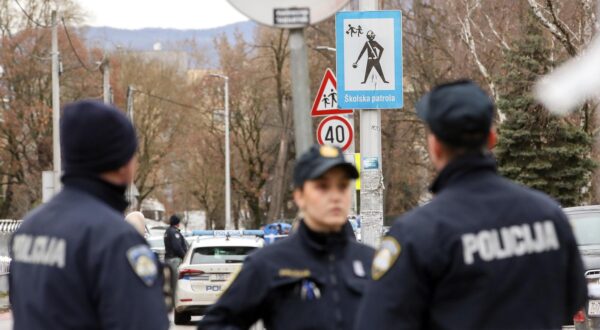 20.12.2024.Zagreb - U OS Precko zasad nepoznati napadac nozem je ozlijedio jednu uciteljicu, a ozljede su zadobili i ucenici. Photo: Zeljko Lukunic/PIXSELL