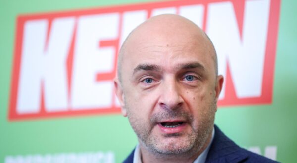 23.11.2024., Zagreb - U sjedistu stranke Mozemo! odrzana je konferencija za medije na temu "Borba protiv zlocinackog udruzivanja pocinje savezom s gradjanima za zdravu Hrvatsku". Gordan Bosanac Photo: Sanjin Strukic/PIXSELL
