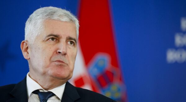 27.11.2024., Sarajevo, Bosna i Hercegovina - Predsjednik Hrvatskoga sabora Gordan Jandroković u službenom posjetu Bosni i Hercegovini gdje se sastao s Draganom Covicem te su nakon toga odrzali zajednicku konferenciju za medije  Photo: Damir Deljo/PIXSELL