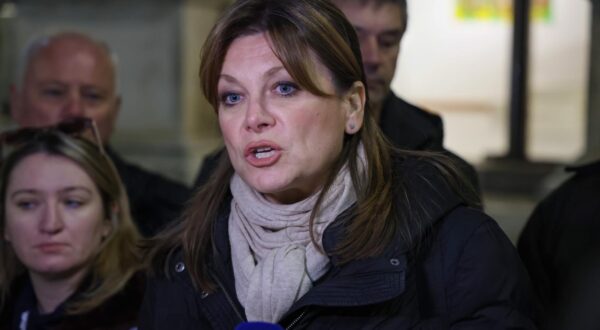 30.11.2024., Zadar - Predsjednica stranke Odlucnost i Pravednost i kandidatkinja za predsjednicu Republike Hrvatske Karolina Vidovic Kristo u Zadru je prisustvovala prikupljanju potpisa za svoju predsjednicku kandidaturu i dala je izjavu za medije Photo: Sime Zelic/PIXSELL