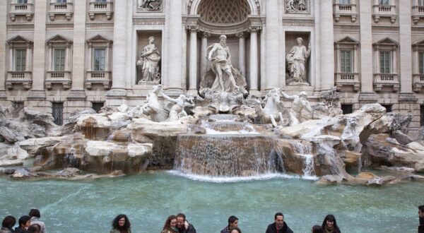 Italy, Lazio, Rome, Trevi fountain in Piazza de Trevi.,Image: 677080381, License: Rights-managed, Restrictions: , Model Release: no, Credit line: Stephen Rafferty / Eye Ubiquitous / Profimedia