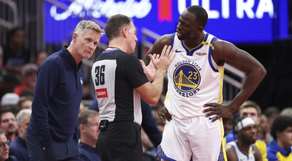 Dec 11, 2024; Houston, Texas, USA; Golden State Warriors head coach Steve Kerr looks on as forward Draymond Green (23) talks with an official during the first half against the Houston Rockets at Toyota Center.,Image: 945772015, License: Rights-managed, Restrictions: *** Worldwide Rights Except Baltics, China, Denmark, Finland, Germany, Hong Kong, Japan, Macau, Norway, Poland, South Korea, Sweden, and Taiwan *** No sales outside your territory. No 3rd parties. No redistribution ***, Model Release: no, Credit line: Imagn Images / ddp USA / Profimedia