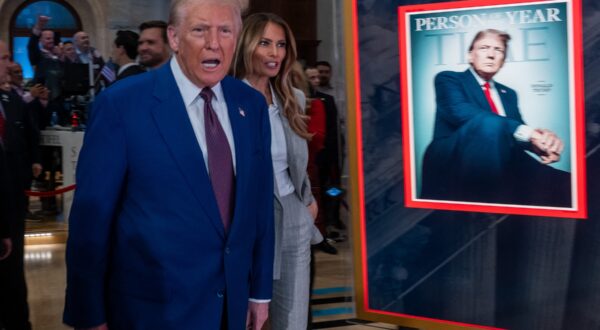 NEW YORK, NEW YORK - DECEMBER 12: President-elect Donald Trump walks onto the floor of the New York Stock Exchange (NYSE) with his wife Melania, after being named TIME’s “Person of the Year” for the second time on December 12, 2024 in New York City. Trump attended a reception and rang the opening bell on the trading floor.   Spencer Platt,Image: 945939735, License: Rights-managed, Restrictions: , Model Release: no, Credit line: SPENCER PLATT / Getty images / Profimedia