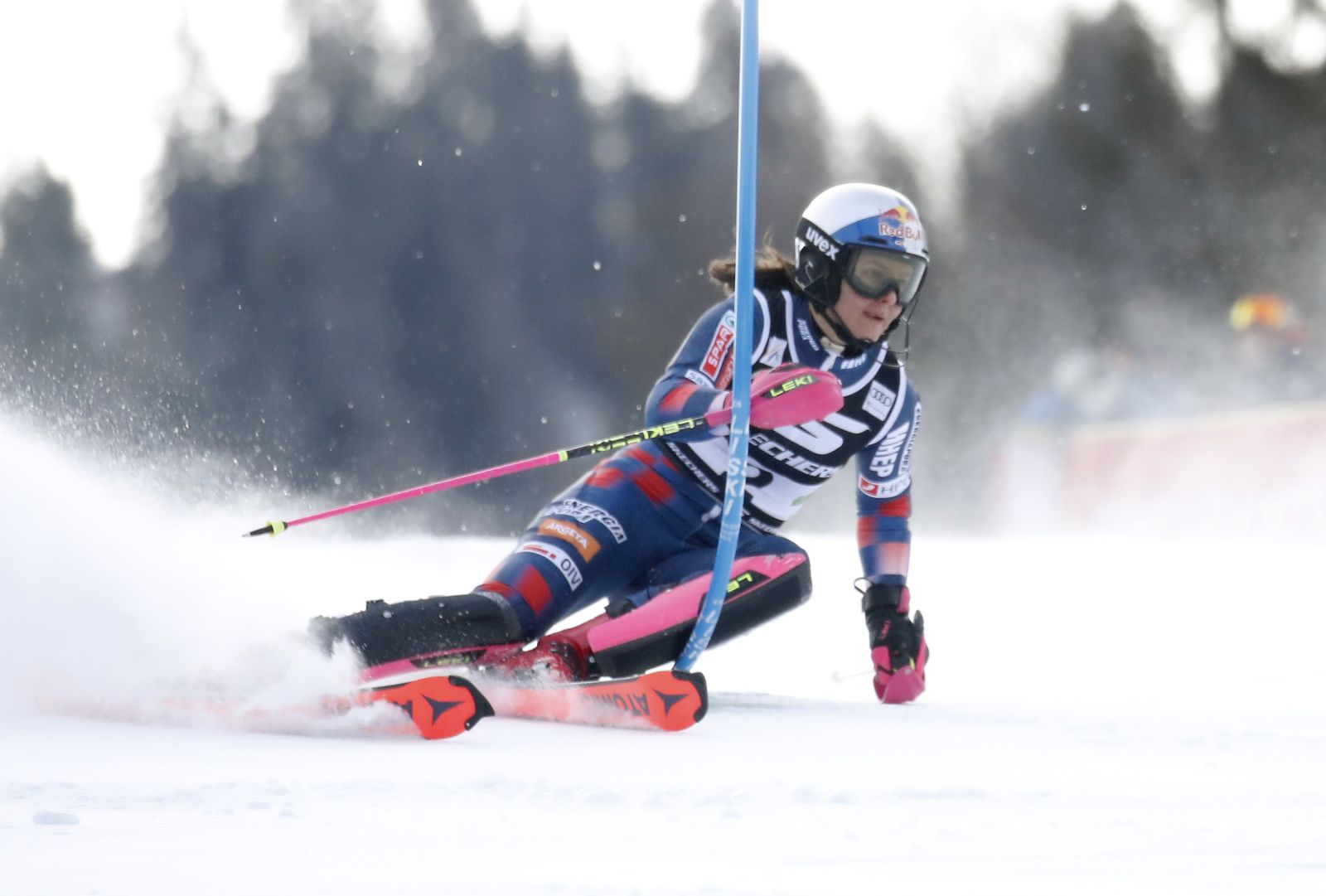 epa11806938 Zrinka Ljutic of Croatia in action during the first run of the Women's Slalom race at the FIS Alpine Skiing World Cup in Kranjska Gora, Slovenia, 05 January 2025.  EPA/ANTONIO BAT