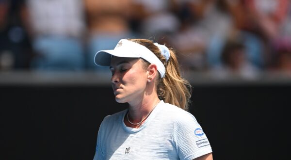 epa11829510 Donna Vekic of Croatia reacts during her round three match against Diana Shnaider of Russia in the 2025 Australian Open tennis tournament in Melbourne, Australia, 17 January 2025.  EPA/LUKAS COCH AUSTRALIA AND NEW ZEALAND OUT