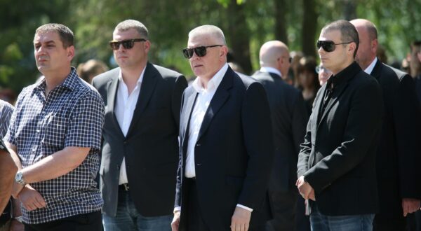 06.05.2015., Zagreb - Pogreb Vinka Zuljevica Klice na Markovom polju. Novica, Nikola i Hrvoje Petrac. rPhoto: Petar Glebov/PIXSELL