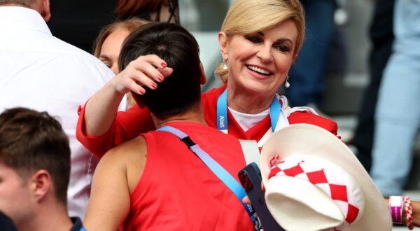 03.08.2024., Pariz, Francuska - XXXIII. Olimpijske igre Pariz 2024. Finale zenskog tenisa na centranom terenu Philippe Chatrier Roland Garrosa, Donna Vekic, Hrvatska - Qinwen Zheng, Kina. Photo: Igor Kralj/PIXSELL