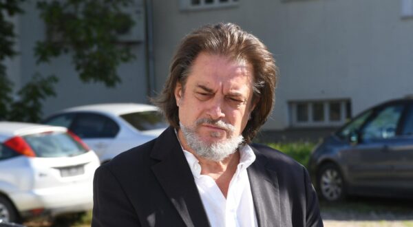 08.08.2023., Glina - Ispred policijske postaje Glina svecano je otkriven "Spomenik DOmovini" cijen je otkrivanju nazocio i zupan Ivan Celjak. Photo: Nikola Cutuk/PIXSELL