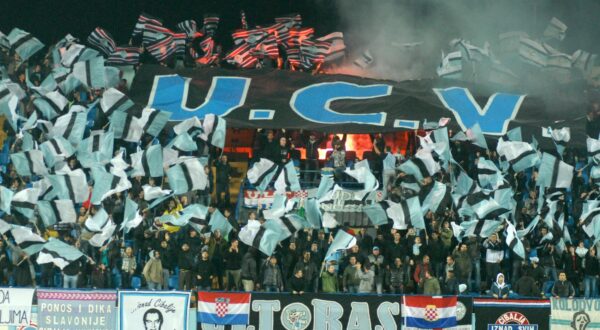 03.12.2011., stadion Cibalia, Vinkovci - 1. HNL, 17. kolo, Cibalia Vinkovci - Dinamo Zagreb. Ultras. Photo: Goran Ferbezar/PIXSELL