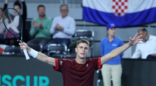 13.09.2024., Varazdin - Davis Cup susret Hrvatske i Litve, Duje Ajdukovic u drugom mecu protiv Edasa Butvilasa. Photo: Sanjin Strukic/PIXSELL