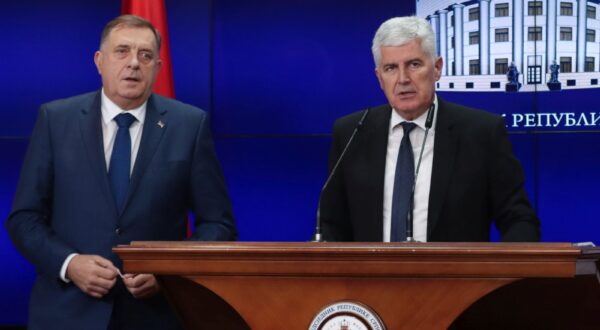 14.11.2024., Palata republike, Banja Luka (BiH) - Nakon sastanka predstavnika politickih stranaka partnera u vlasti na nivou BiH,  lideri SNSD-a Milorad Dodik, HDZ-a BiH Dragan Covic i SDP-a BiH Nermin Niksic odrzali su pres konferenciju. Photo: Dejan Rakita/PIXSELL