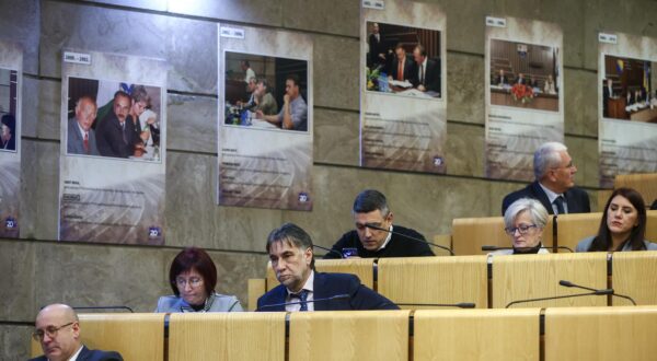 16.01.2025., Sarajevo, Bosna i Hercegovina - Izvanredna sjednica Doma naroda Parlamenta Federacije Bosne i Hercegovine, a razlog za sazivanje je rasprava o Prijedlogu zakona o Juznoj interkonekciji. Miroslav Mitrovic Photo: Armin Durgut/PIXSELL