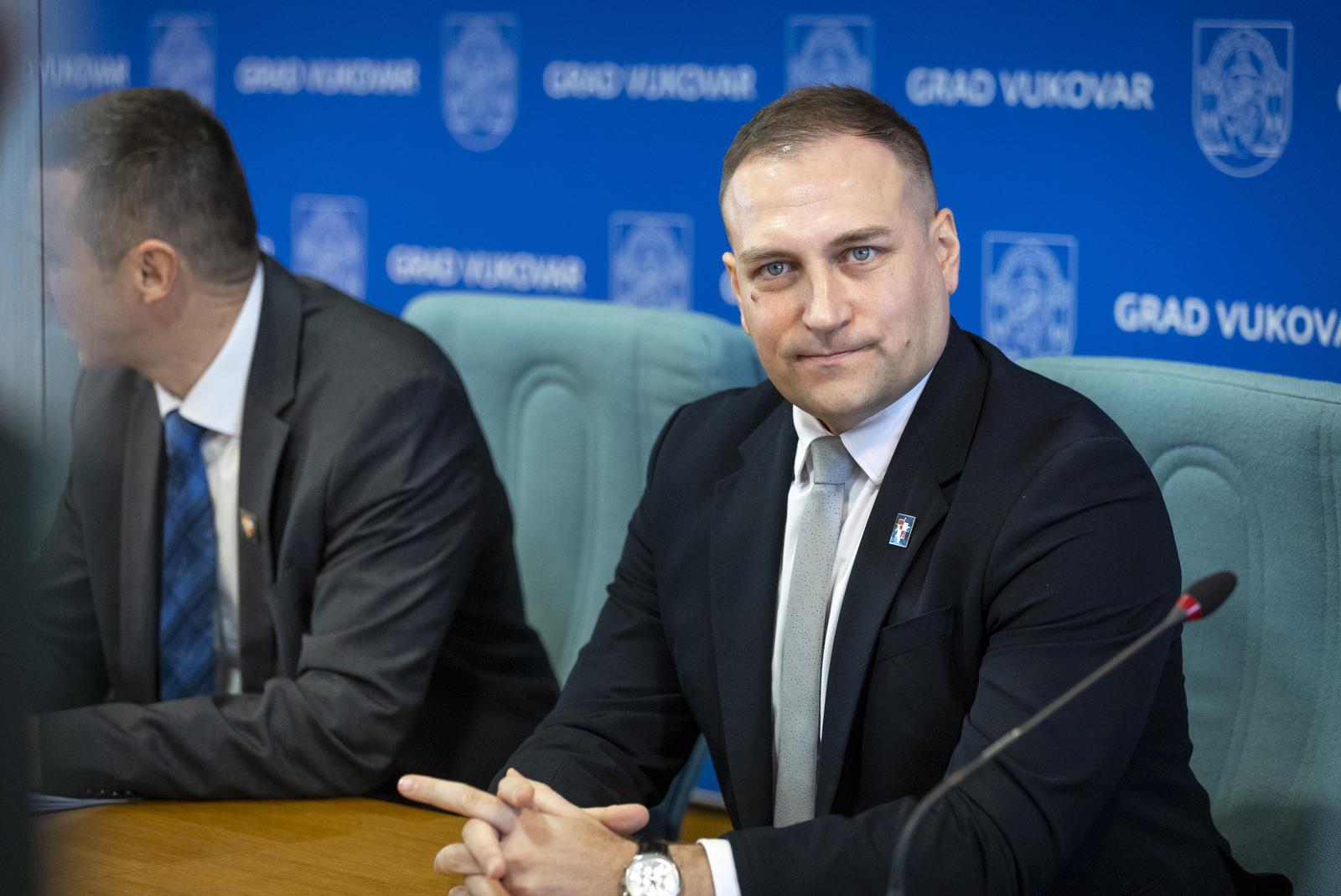 16.12.2024. Vukovar - Potpredsjednik Vlade i ministar prostornog uredjenja, graditeljstva i drzavne imovine g. Branko Bacic posjetio je Grad Vukovar. Tom je prilikom odrzao radni sastanak s gradonacelnikom Grada Vukovara g. Ivanom Penavom. Photo: Davor Javorovic/PIXSELL