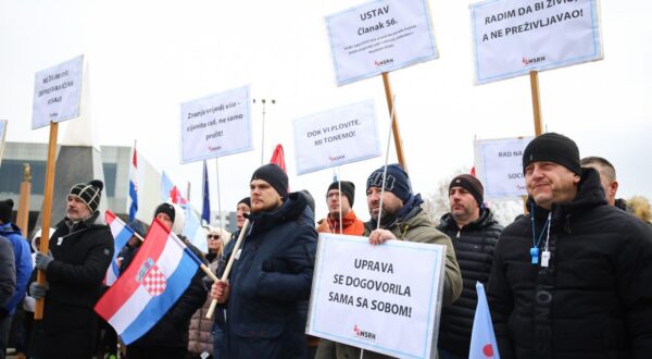 18.01.2025., Zagreb - Nezavisni sindikat radnika Hrvatske (NSRH) organizirao je prosvjed za solidarnost svih radnika, bez obzira na clanstvo u sindikatu. Razlozi - hitno povecanje placa, poboljsanje uvjeta rada i uvazavanje zahtjeva radnika INA Grupe.  Photo: Emica Elvedji/PIXSELL