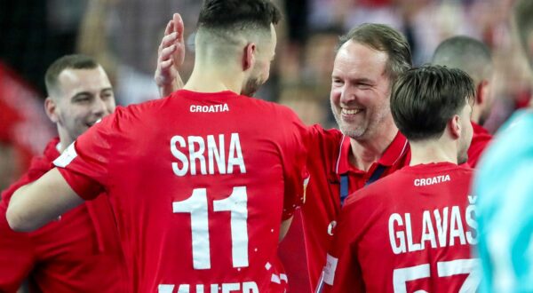 30.01.2025., Arena Zagreb, Zagreb - IHF Svjetsko rukometno prvenstvo 2025., polufinale, Francuska - Hrvatska. Zvonimir Srna, izbornik Hrvatske Dagur Sigurdsson Photo: Slavko Midzor/PIXSELL