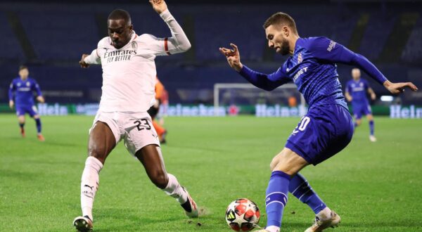 Soccer Football - Champions League - GNK Dinamo Zagreb v AC Milan - Stadion Maksimir, Zagreb, Croatia - January 29, 2025 GNK Dinamo Zagreb's Marko Pjaca in action with AC Milan's Fikayo Tomori REUTERS/Antonio Bronic Photo: Antonio Bronic/REUTERS