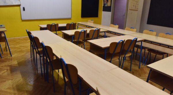 10.10.2019., Sibenik - Strajk u osnovnim i srednjim skolama na podrucju Sibensko-kninske zupanije. Photo: Hrvoje Jelavic/PIXSELL