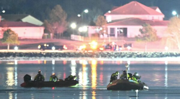 Rescue boats search the waters of the Potomac River after a plane on approach to Reagan National Airport crashed into the river outside Washington, DC, January 30, 2025. A regional jet from Kansas crashed into Washington's Potomac River after colliding mid-air with a military helicopter near Reagan National Airport, officials said January 29, prompting a major emergency response and grounding all flights.,Image: 958791140, License: Rights-managed, Restrictions: , Model Release: no, Credit line: ANDREW CABALLERO-REYNOLDS / AFP / Profimedia