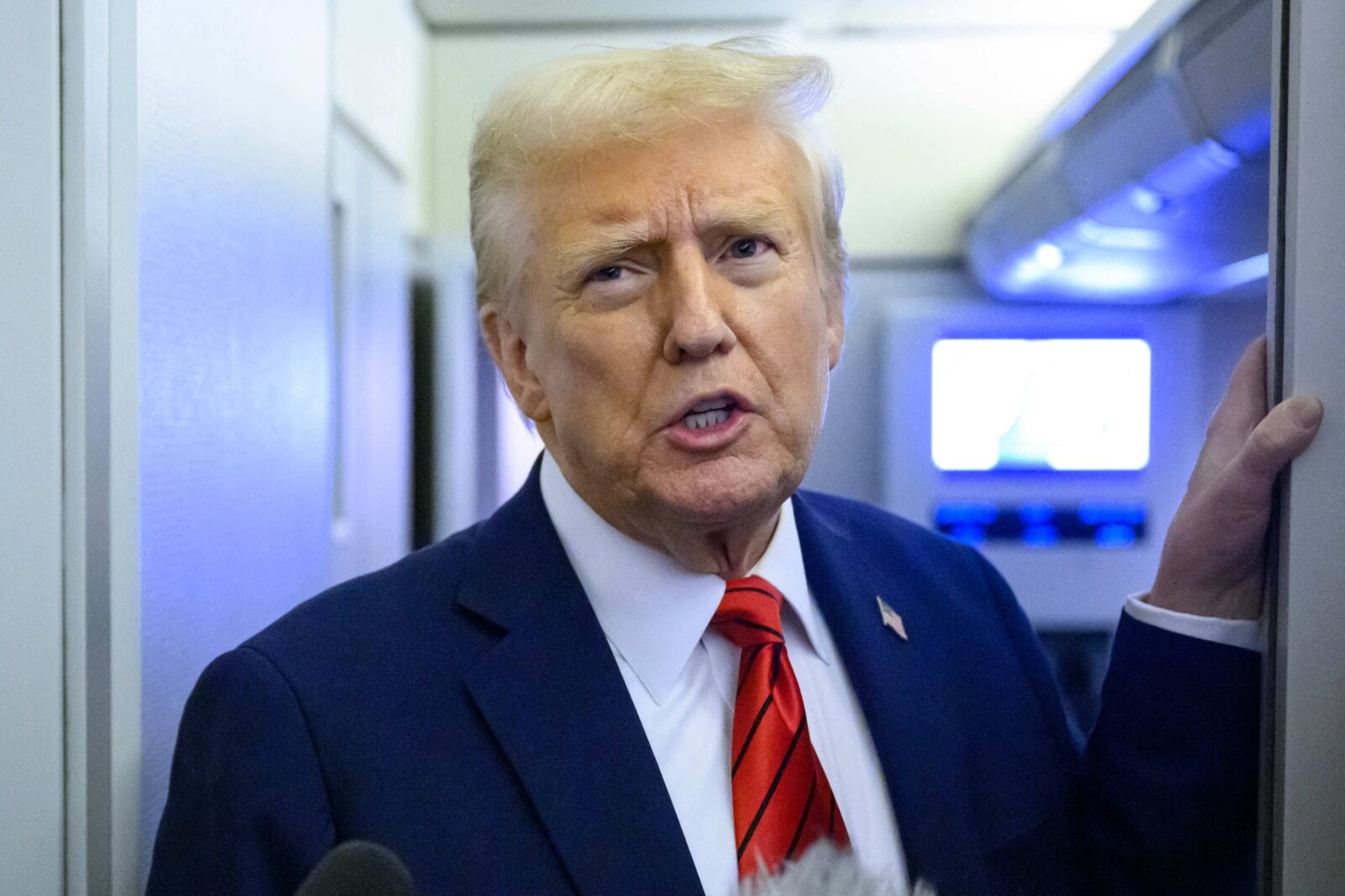 US President Donald Trump speaks to reporters while in flight on Air Force One en route Joint Base Andrews in Maryland on January 27, 2025.,Image: 958179109, License: Rights-managed, Restrictions: , Model Release: no, Credit line: Mandel NGAN / AFP / Profimedia