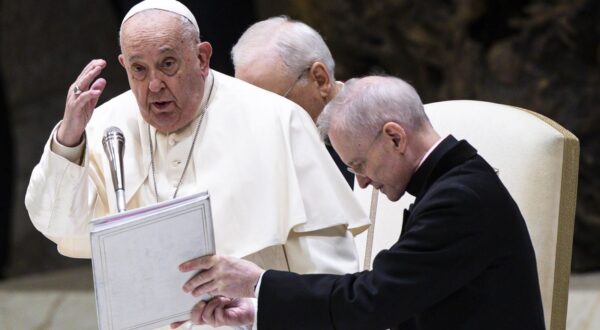 epa11813007 Pope Francis leads the weekly general audience in the Paul VI Hall, Vatican City, 08 January 2025.  EPA/ANGELO CARCONI