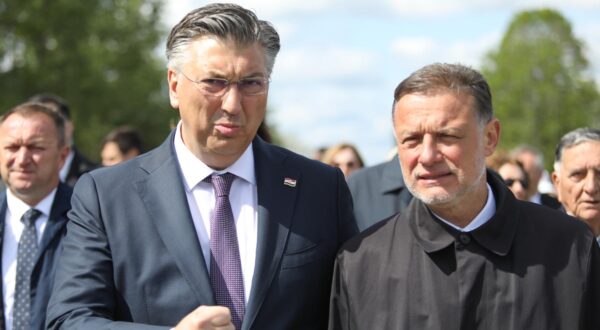 21.04.2024., Jasenovac - Povodom dana sjecanja na zrtve ustaskog logora u Jasenovcu odrzana je komemoracija te kolona sjecanja. Photo: Luka Batelic/PIXSELL