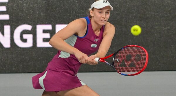 ABU DHABI, UAE - DECEMBER 22: Mirra Andreeva (not seen) of Russia against Elena Rybakina of Kazakhstan during the final match of the women's singles of the World Tennis League 2024 at the Etihad Arena in Abu Dhabi, United Arab Emirates on December 22, 2024. Waleed Zein / Anadolu,Image: 949331750, License: Rights-managed, Restrictions: , Model Release: no, Credit line: Waleed Zein / AFP / Profimedia