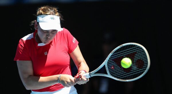 Croatia's Donna Vekic hits a return to Canada's Leylah Fernandez during their women's singles match at the United Cup tennis tournament in Perth on December 28, 2024.,Image: 950502086, License: Rights-managed, Restrictions: -- IMAGE RESTRICTED TO EDITORIAL USE - STRICTLY NO COMMERCIAL USE --, Model Release: no, Credit line: COLIN MURTY / AFP / Profimedia