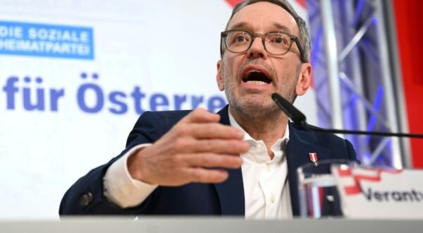 FPÖ federal party leader Herbert Kickl on Tuesday, January 7, 2025, on the occasion of a press conference on the occasion of the upcoming coalition negotiations with the ÖVP in Vienna, Austria. - 20250107_PD3516,Image: 952362890, License: Rights-managed, Restrictions: AUSTRIA OUT, GERMANY OUT, SWITZERLAND OUT, UK OUT
SOUTH TYROL OUT, Model Release: no, Credit line: Helmut Fohringer / AFP / Profimedia
