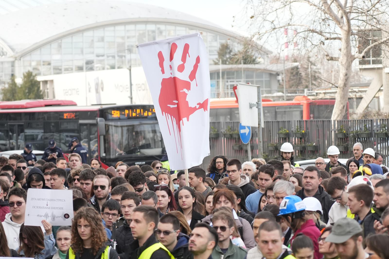 29, January, 2025, Belgrade - More than 2,000 engineers from various fields of technical sciences gathered in front of the Serbian Chamber of Engineers building in support of students and their demands, where they will also submit their demands. Photo: Antonio Ahel/ATAImages

29, januar, 2025, Beograd - Vise od 2.000 inzenjera iz razlicitih oblasti tehnickih nauka okupili su se ispred zgrade Inzenjerske komore Srbije u znak podrske studentima i njihovim zahtevima, gde ce predati i svoje zahteve. Photo: Antonio Ahel/ATAImages Photo: Antonio Ahel/Ata  images/PIXSELL
