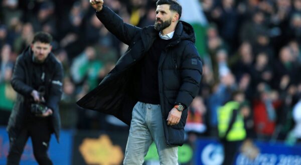 Plymouth Argyle v Liverpool, Plymouth, UK - 9 Feb 2025 Final whistle delight for Miron Muslic Plymouth head coach during the Emirates FA cup 4th round match between Plymouth Argyle and Liverpool Albion on 9 February 2025, Home Park, Plymouth, Devon - Plymouth Home Park Devon England Copyright: xDavexRowntree PPA-165558
