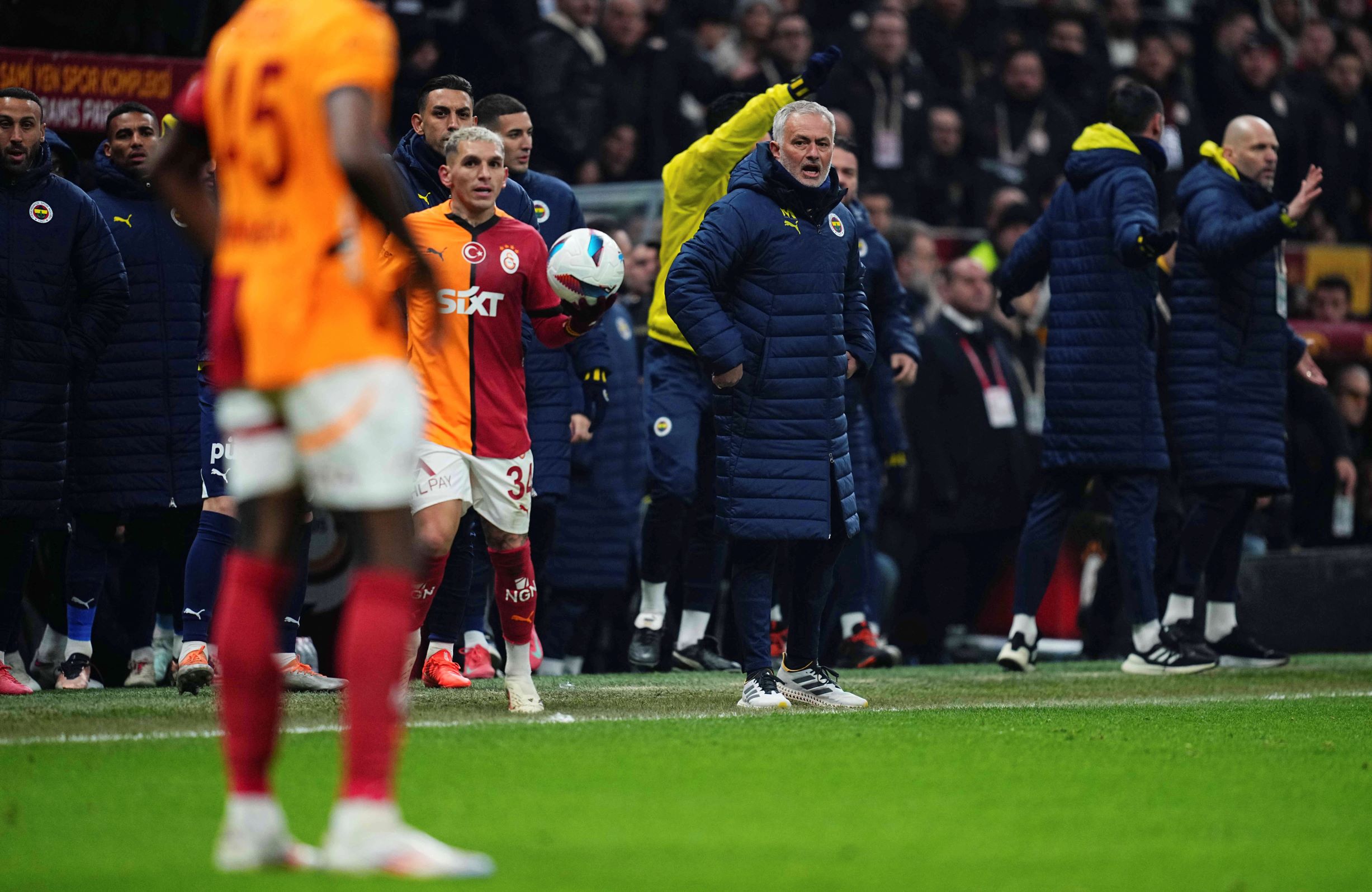 February 24 2025: JosÃ© Mourinho // during a Turkish Super Lig game, Galatasaray vs Fenerbahce, at Rams Park, Istanbul, Turkey. Ulrik Pedersen/CSM (Credit Image: © Ulrik Pedersen/Cal Sport Media) (Cal Sport Media via AP Images) Turkish Super Lig: Galatasaray vs Fenerbahce 2025