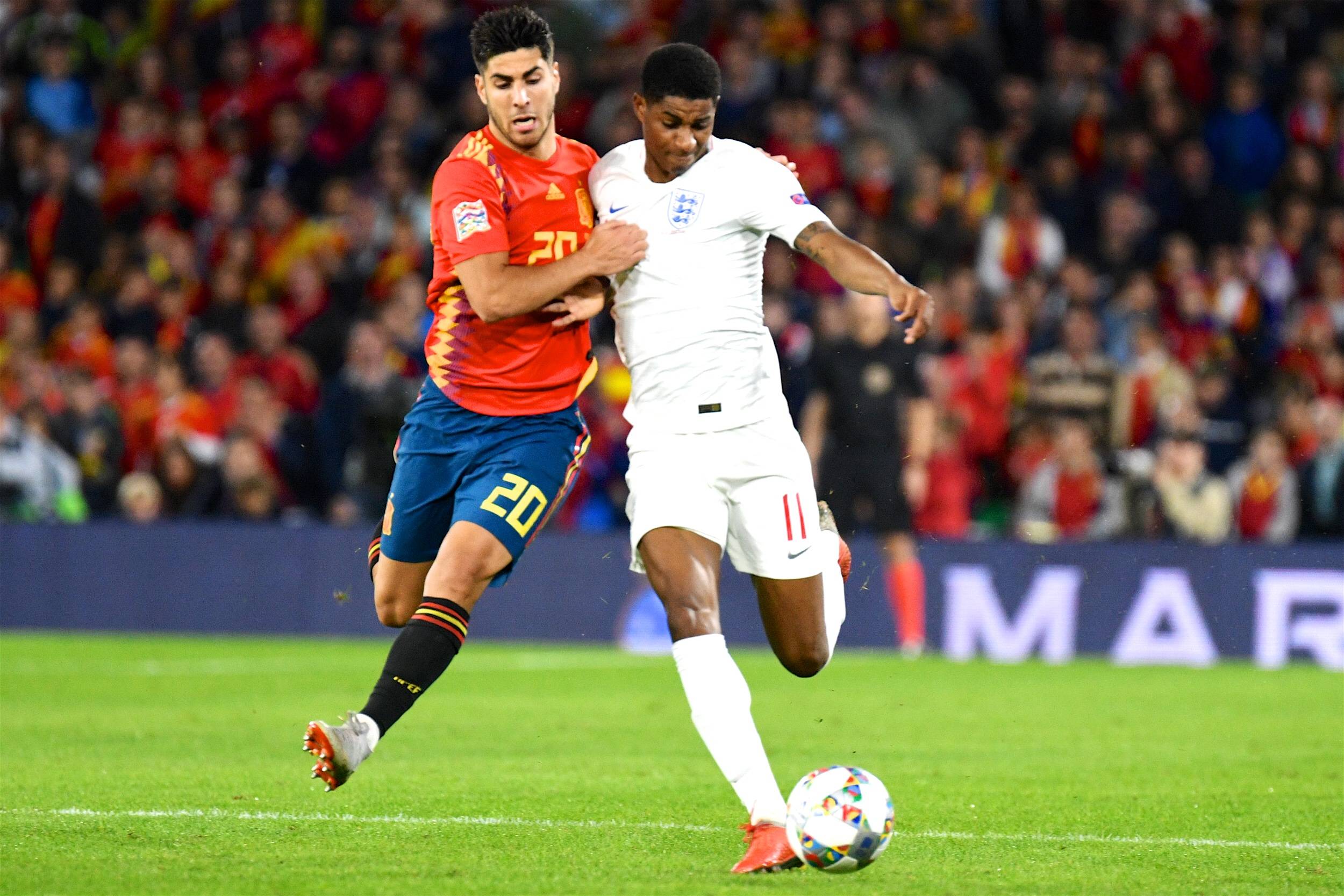 Spain v England UEFA Nations League Marco Asensio of Spain (left) and Marcus Rashford of England (right) during the UEFA Nations League match at the Estadio Benito Villamarin, Seville PUBLICATIONxNOTxINxUK Copyright: xKristianxKanex FIL-12410-0053